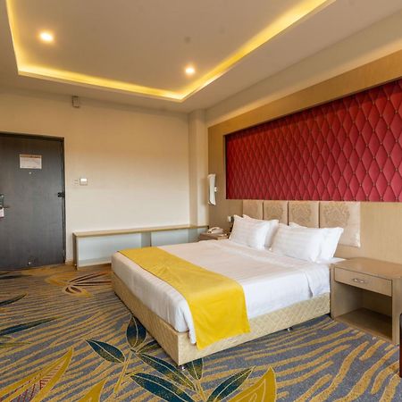 Hotel Mechi Crown Kakarvitta 外观 照片