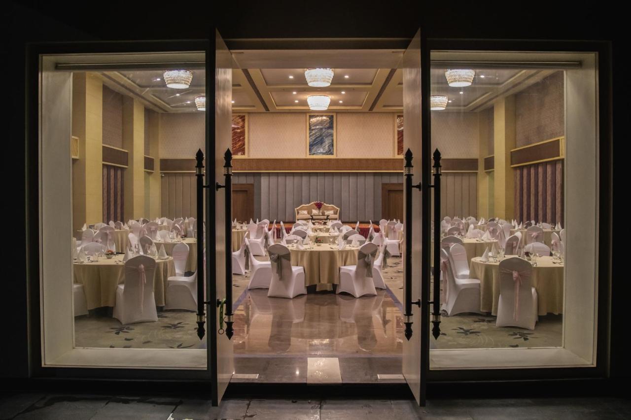 Hotel Mechi Crown Kakarvitta 外观 照片