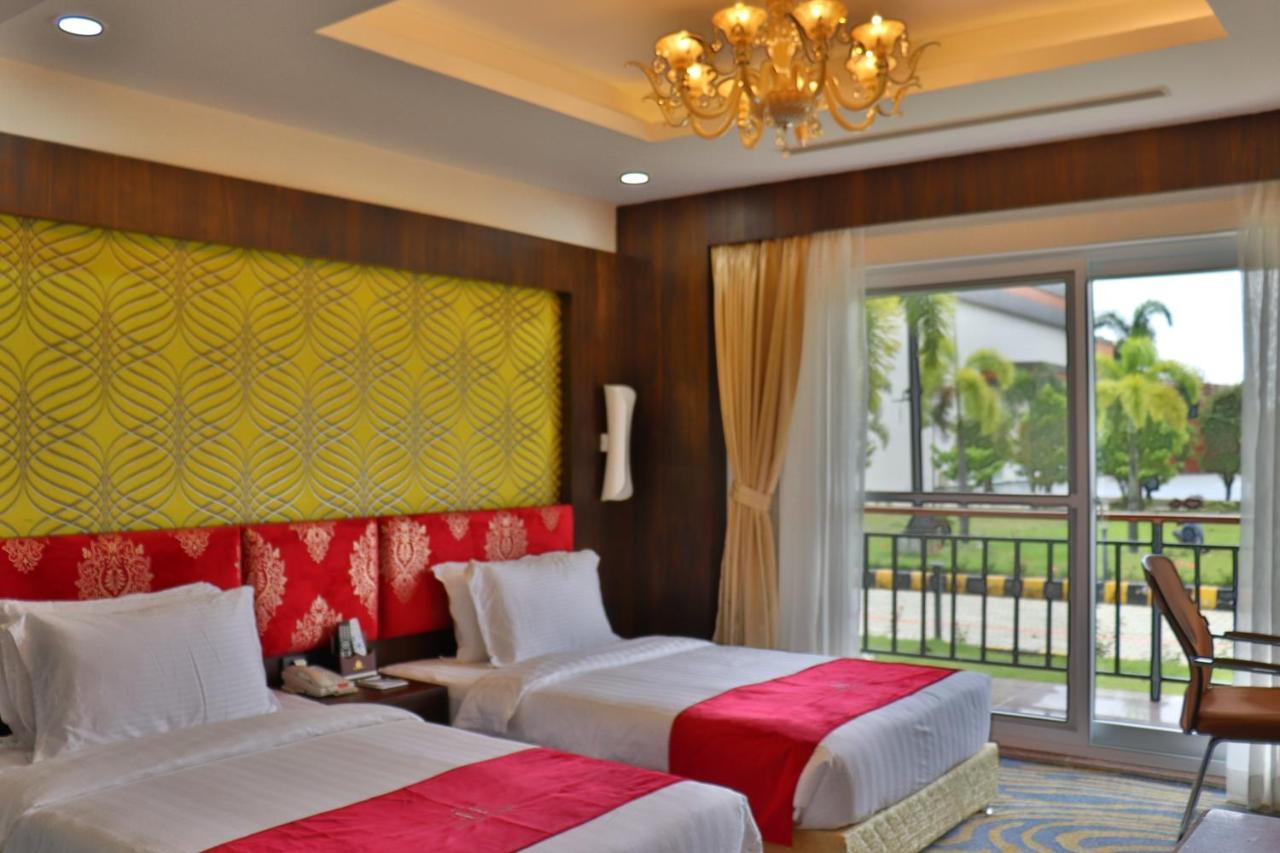 Hotel Mechi Crown Kakarvitta 外观 照片