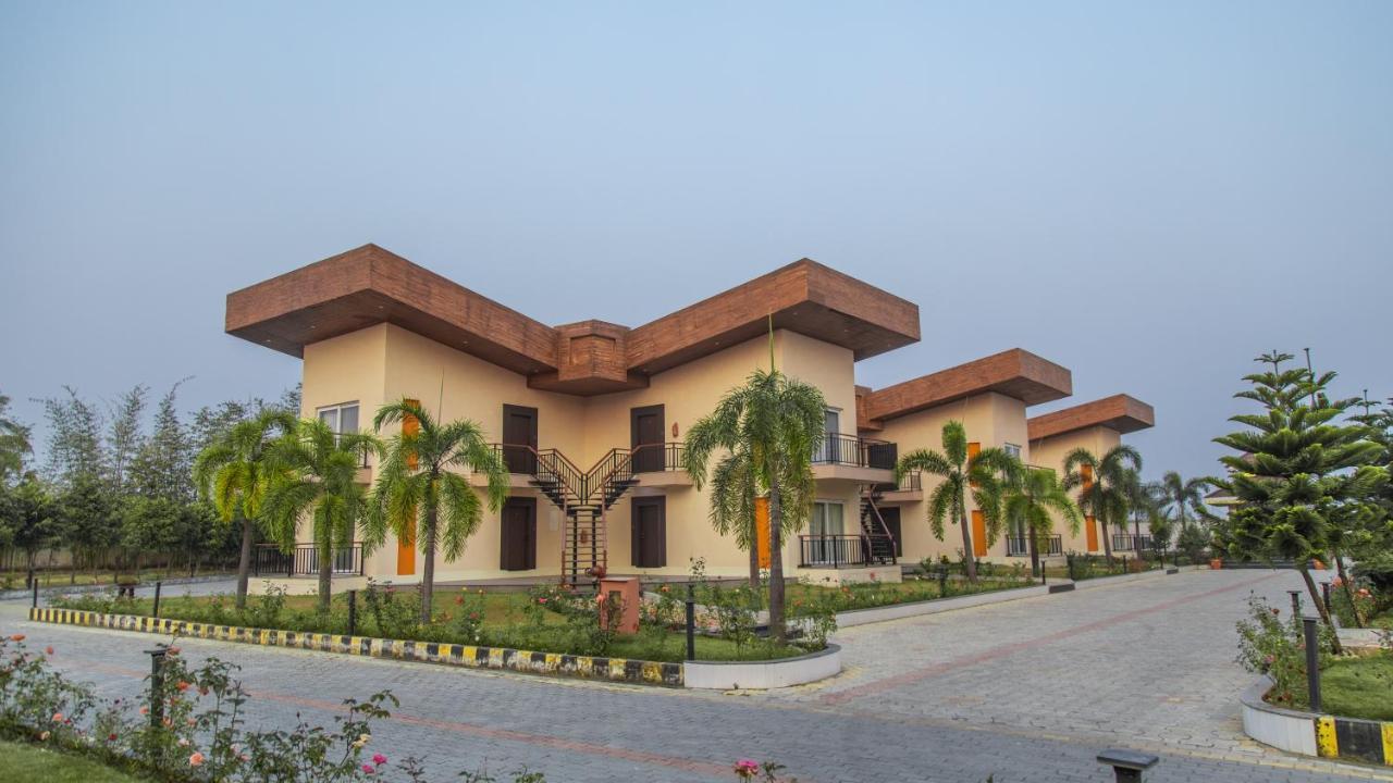 Hotel Mechi Crown Kakarvitta 外观 照片