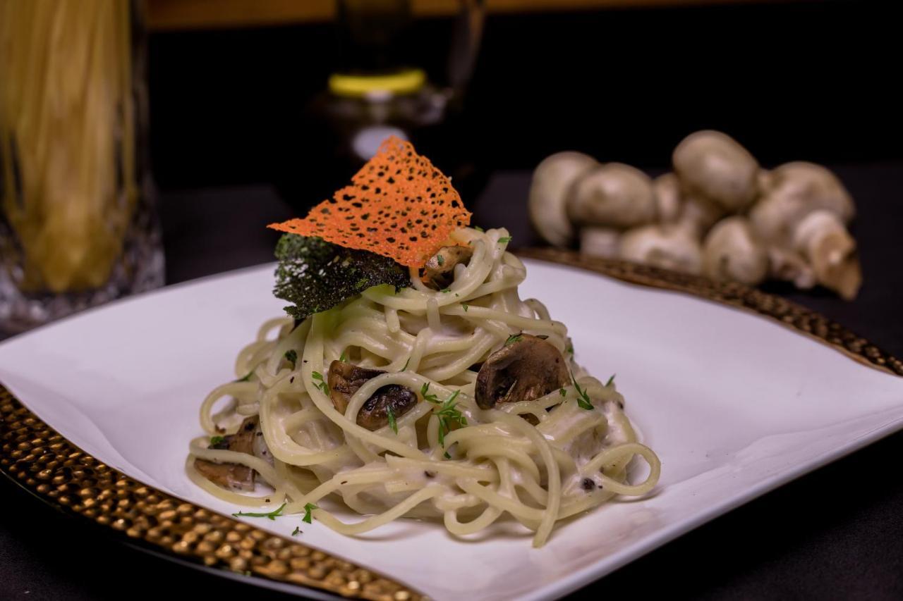 Hotel Mechi Crown Kakarvitta 外观 照片