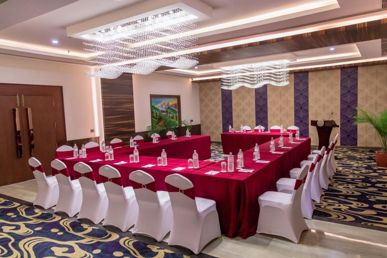 Hotel Mechi Crown Kakarvitta 外观 照片