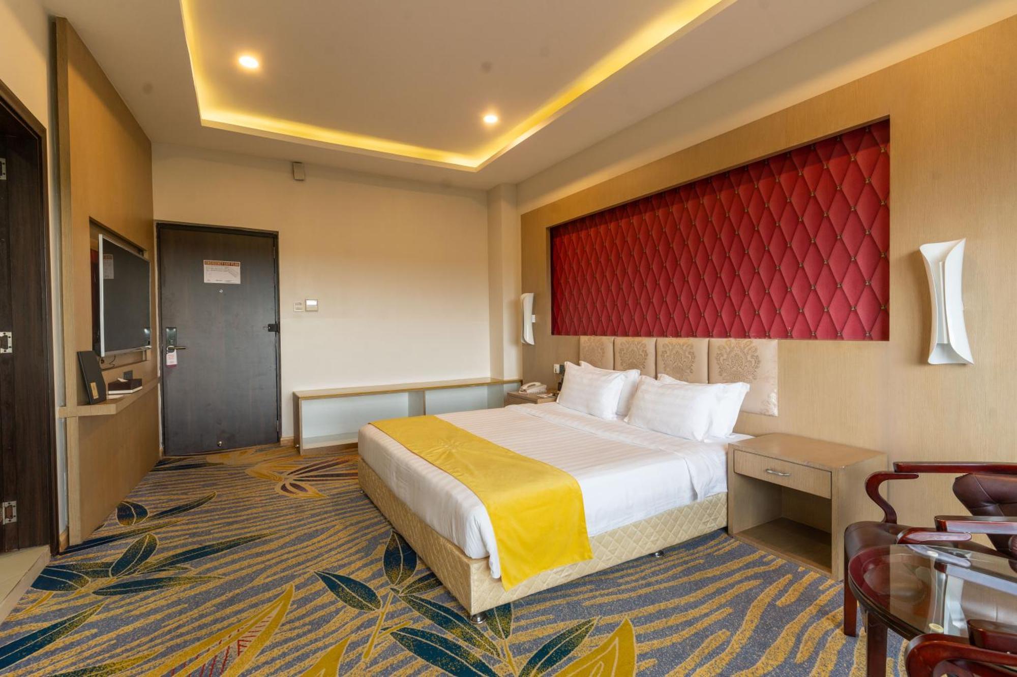 Hotel Mechi Crown Kakarvitta 外观 照片