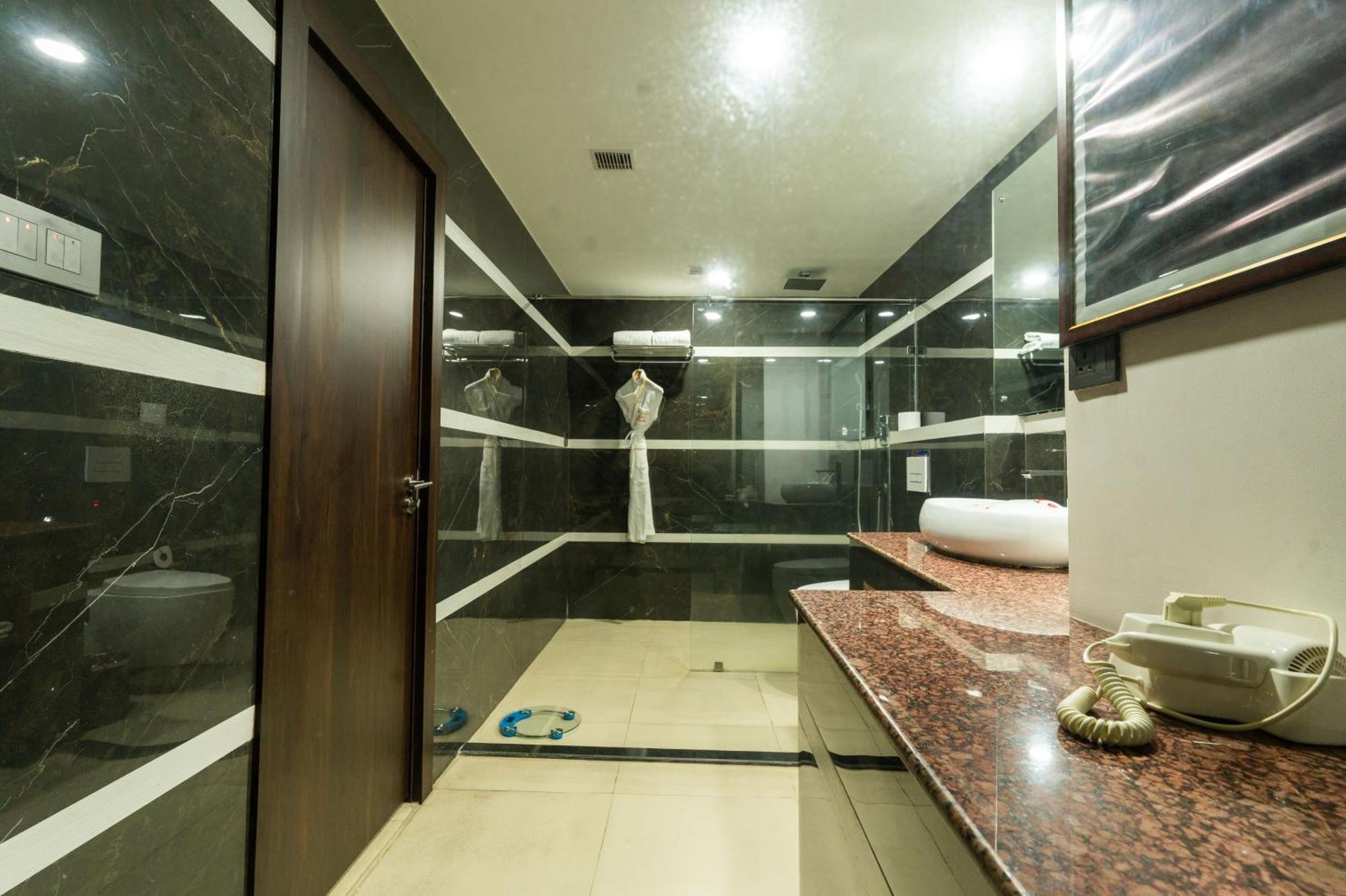 Hotel Mechi Crown Kakarvitta 外观 照片