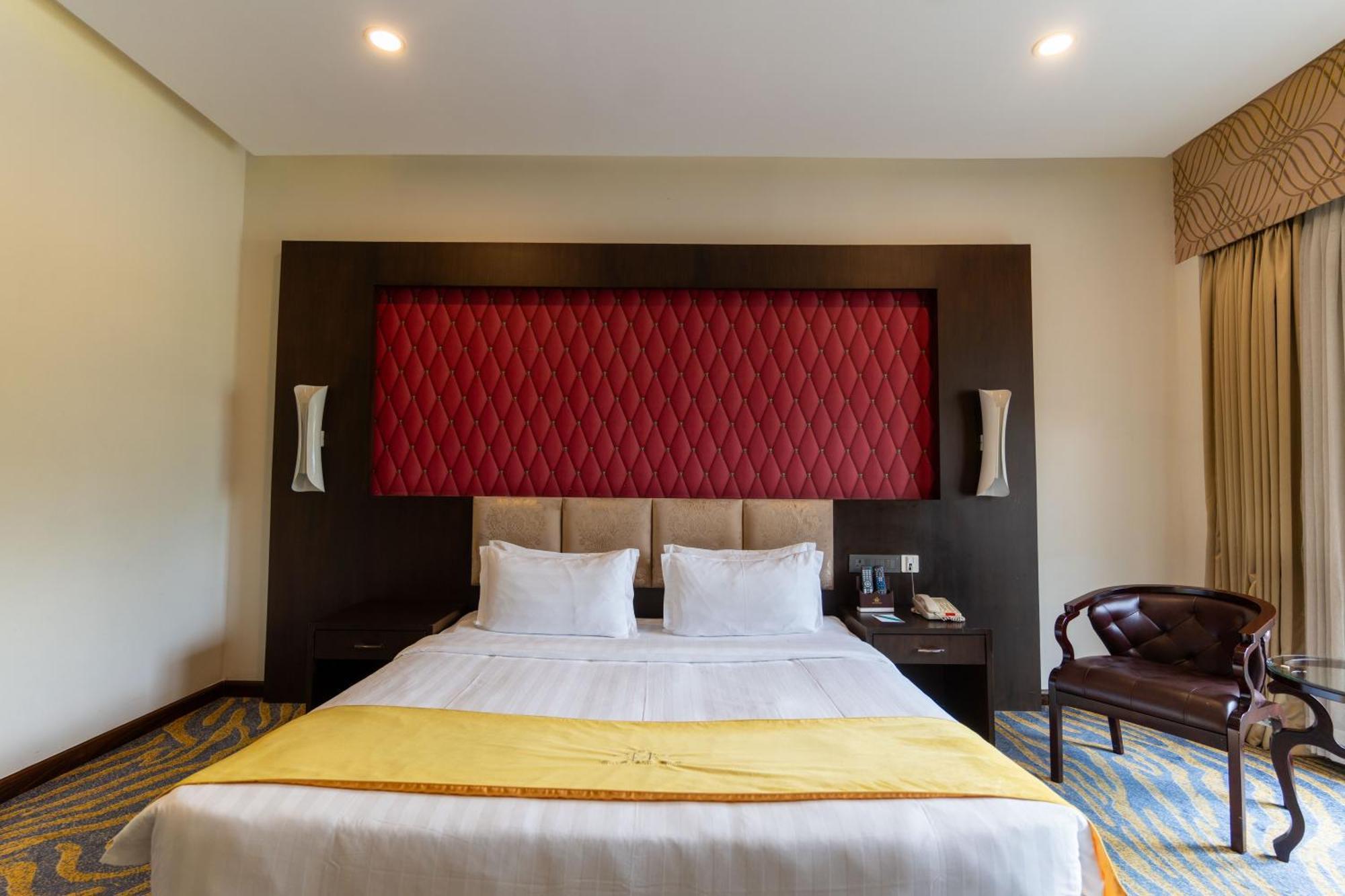 Hotel Mechi Crown Kakarvitta 外观 照片