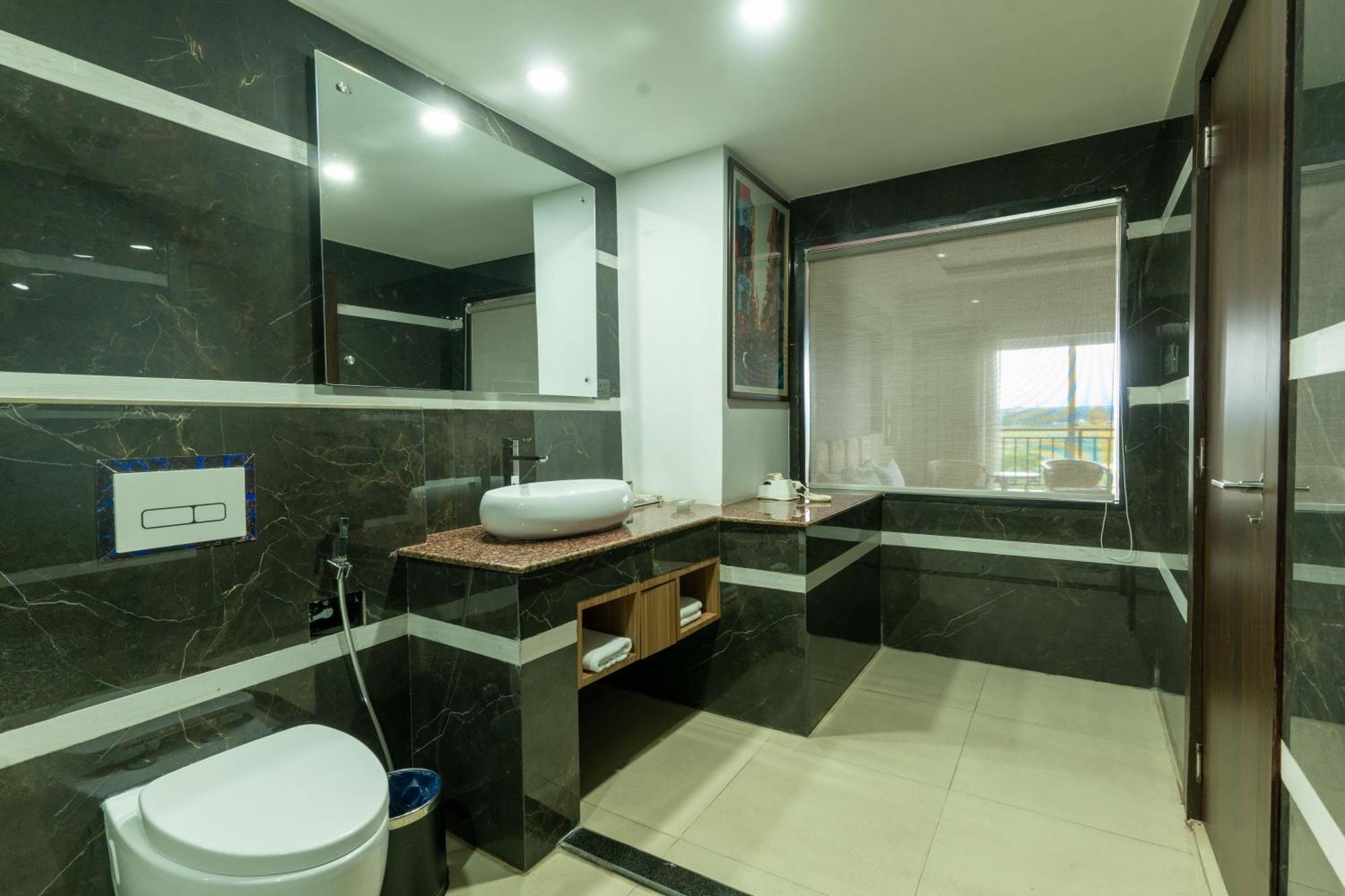 Hotel Mechi Crown Kakarvitta 外观 照片